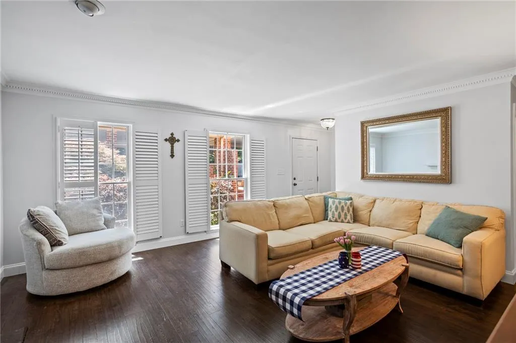 376 The Chace Unit 376, Sandy Springs, Georgia 30328, 2 Bedrooms Bedrooms, ,2 BathroomsBathrooms,Residential,Sold,376 The Chace Unit 376,6901260