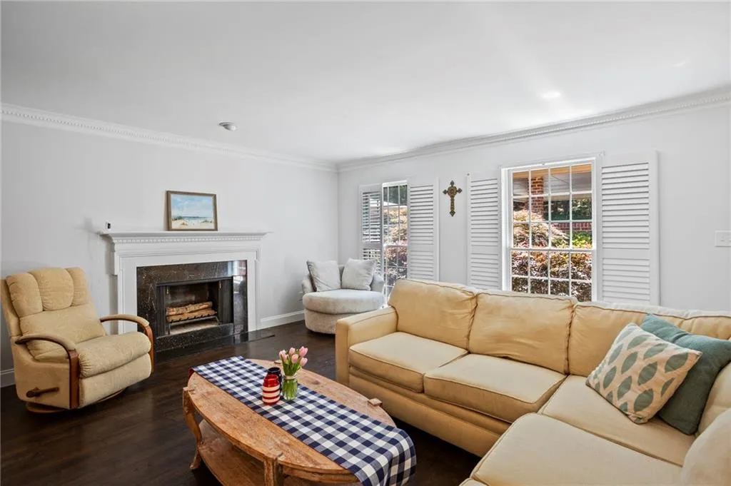 376 The Chace Unit 376, Sandy Springs, Georgia 30328, 2 Bedrooms Bedrooms, ,2 BathroomsBathrooms,Residential,Sold,376 The Chace Unit 376,6901260