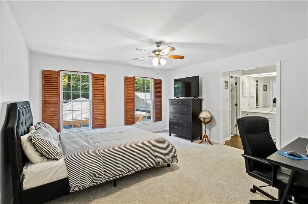 376 The Chace Unit 376, Sandy Springs, Georgia 30328, 2 Bedrooms Bedrooms, ,2 BathroomsBathrooms,Residential,Sold,376 The Chace Unit 376,6901260