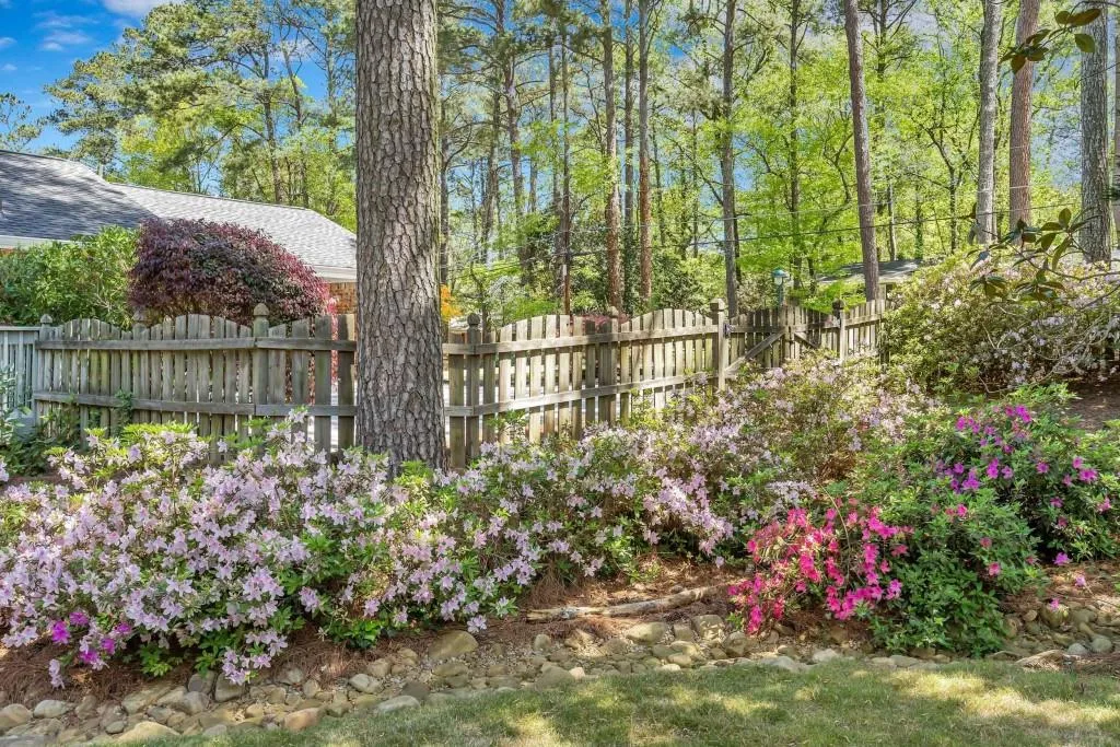 6464 Whispering Trail, Sandy Springs, Georgia 30328, 4 Bedrooms Bedrooms, ,3 BathroomsBathrooms,Residential,Sold,6464 Whispering Trail,6706824