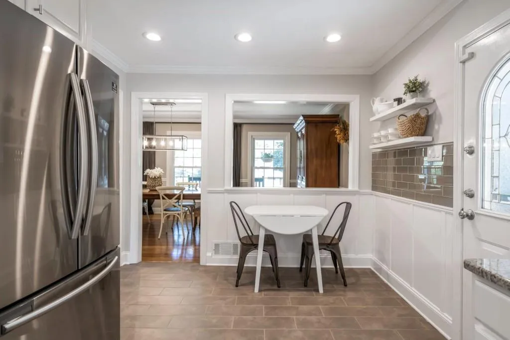 6464 Whispering Trail, Sandy Springs, Georgia 30328, 4 Bedrooms Bedrooms, ,3 BathroomsBathrooms,Residential,Sold,6464 Whispering Trail,6706824