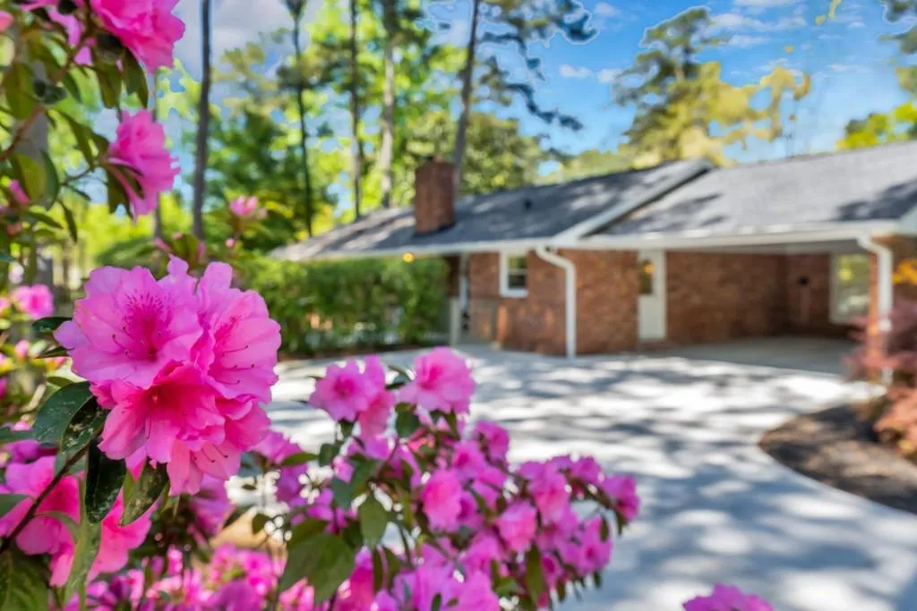 6464 Whispering Trail, Sandy Springs, Georgia 30328, 4 Bedrooms Bedrooms, ,3 BathroomsBathrooms,Residential,Sold,6464 Whispering Trail,6706824
