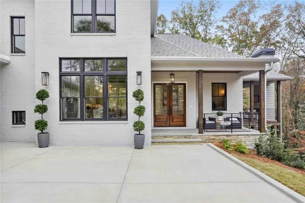 505 Belada Boulevard, Sandy Springs, Georgia 30342, 5 Bedrooms Bedrooms, ,6 BathroomsBathrooms,Residential,Sold,505 Belada Boulevard,7007489