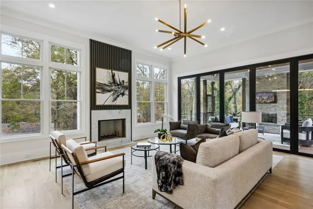 505 Belada Boulevard, Sandy Springs, Georgia 30342, 5 Bedrooms Bedrooms, ,6 BathroomsBathrooms,Residential,Sold,505 Belada Boulevard,7007489