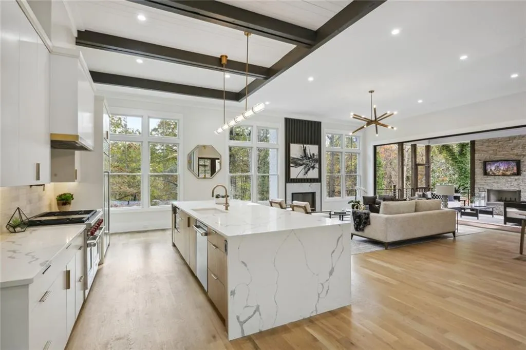 505 Belada Boulevard, Sandy Springs, Georgia 30342, 5 Bedrooms Bedrooms, ,6 BathroomsBathrooms,Residential,Sold,505 Belada Boulevard,7007489