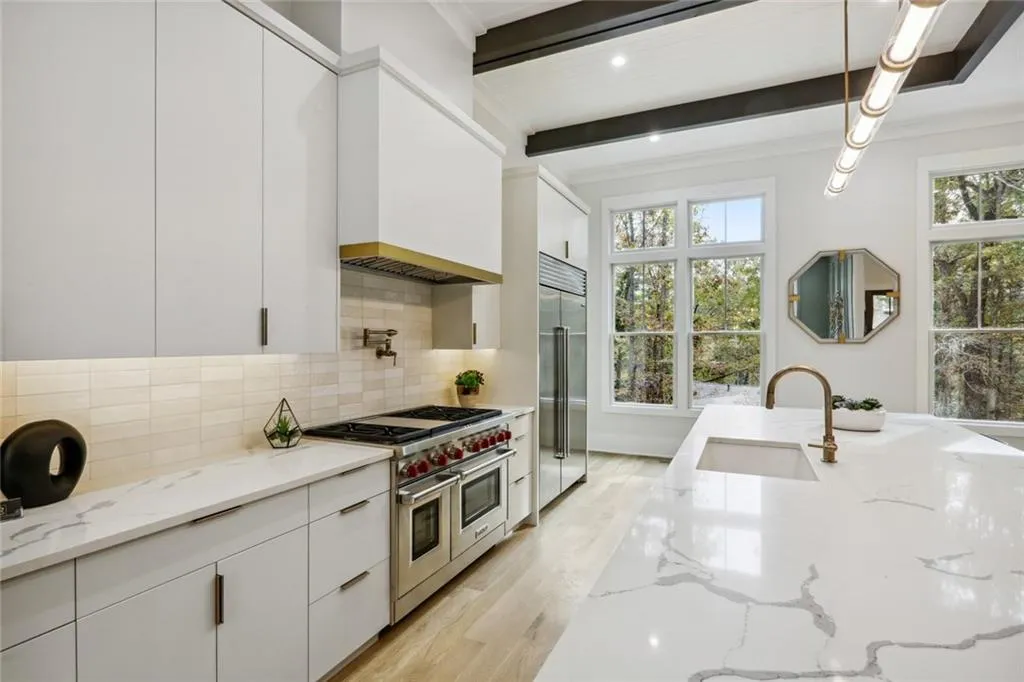 505 Belada Boulevard, Sandy Springs, Georgia 30342, 5 Bedrooms Bedrooms, ,6 BathroomsBathrooms,Residential,Sold,505 Belada Boulevard,7007489