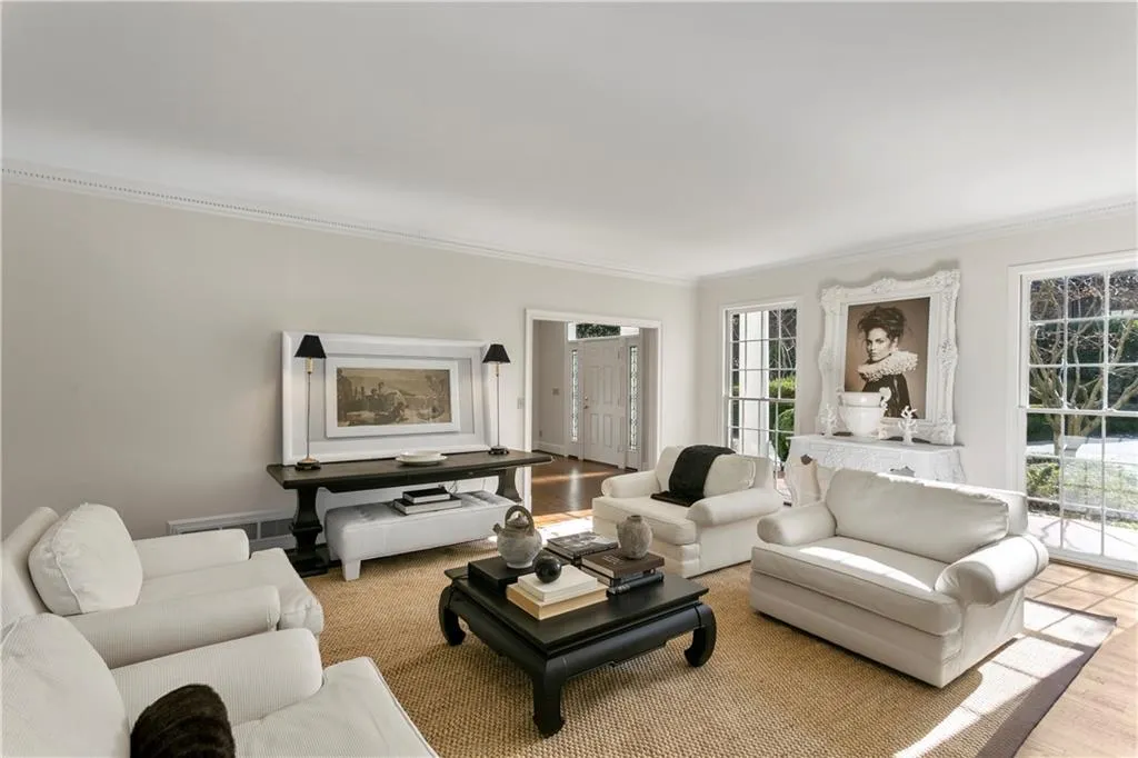 255 Rivermere Way, Sandy Springs, Georgia 30350, 6 Bedrooms Bedrooms, ,5 BathroomsBathrooms,Residential,Sold,255 Rivermere Way,6583592