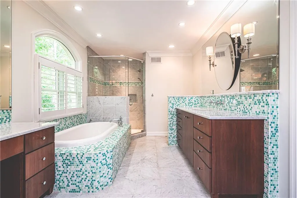 255 Rivermere Way, Sandy Springs, Georgia 30350, 6 Bedrooms Bedrooms, ,5 BathroomsBathrooms,Residential,Sold,255 Rivermere Way,6583592