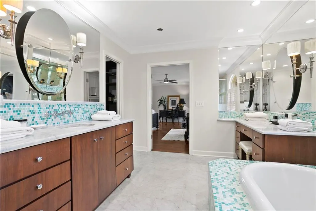 255 Rivermere Way, Sandy Springs, Georgia 30350, 6 Bedrooms Bedrooms, ,5 BathroomsBathrooms,Residential,Sold,255 Rivermere Way,6583592