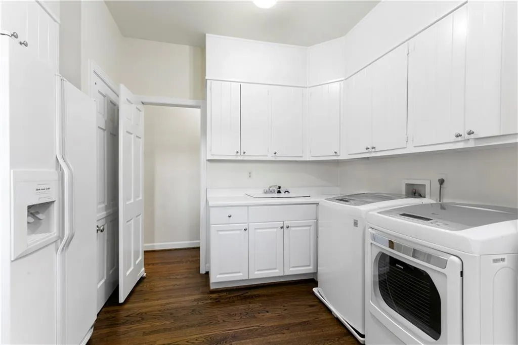 255 Rivermere Way, Sandy Springs, Georgia 30350, 6 Bedrooms Bedrooms, ,5 BathroomsBathrooms,Residential,Sold,255 Rivermere Way,6583592