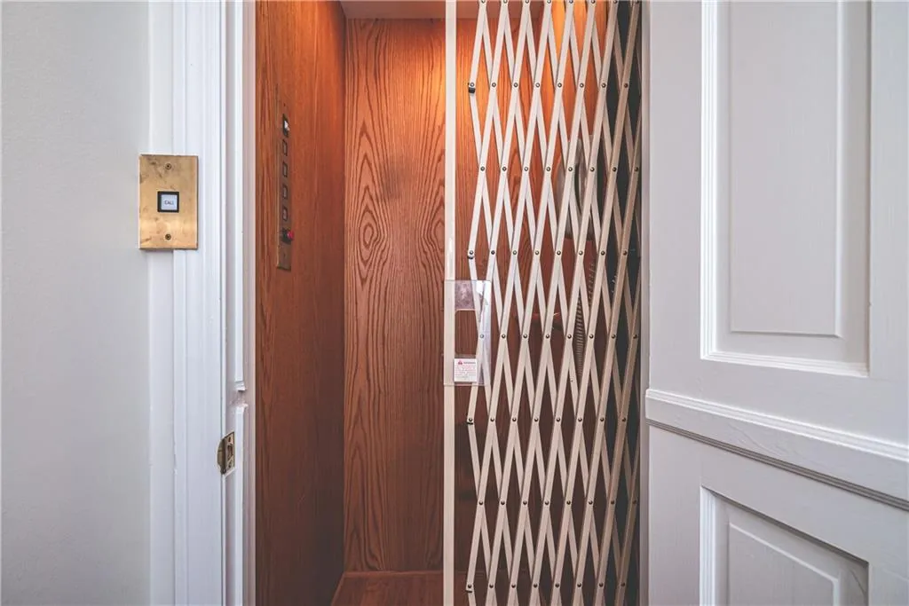 255 Rivermere Way, Sandy Springs, Georgia 30350, 6 Bedrooms Bedrooms, ,5 BathroomsBathrooms,Residential,Sold,255 Rivermere Way,6583592