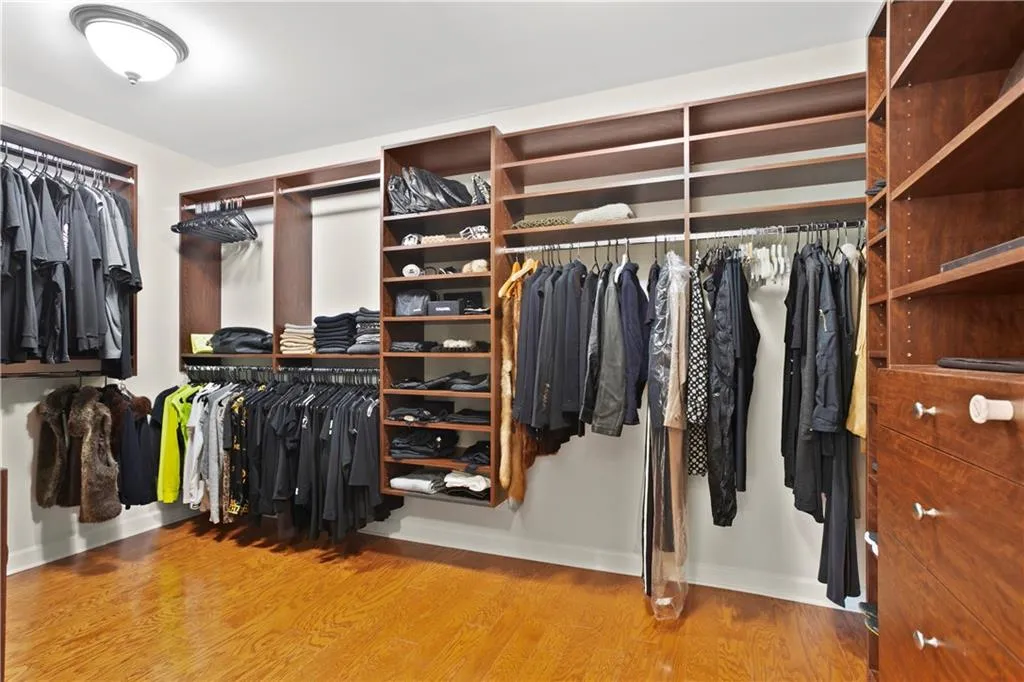 255 Rivermere Way, Sandy Springs, Georgia 30350, 6 Bedrooms Bedrooms, ,5 BathroomsBathrooms,Residential,Sold,255 Rivermere Way,6583592