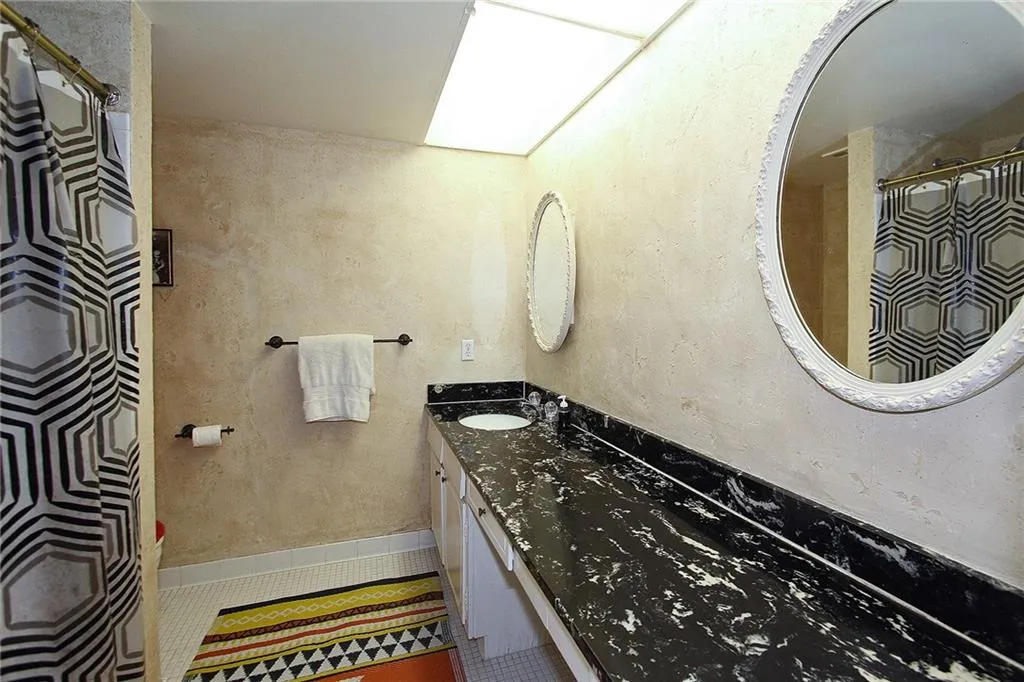 6851 Roswell Road Ne Unit A9, Atlanta, Georgia 30328, 3 Bedrooms Bedrooms, ,2 BathroomsBathrooms,Residential,Sold,6851 Roswell Road Ne Unit A9,5933964