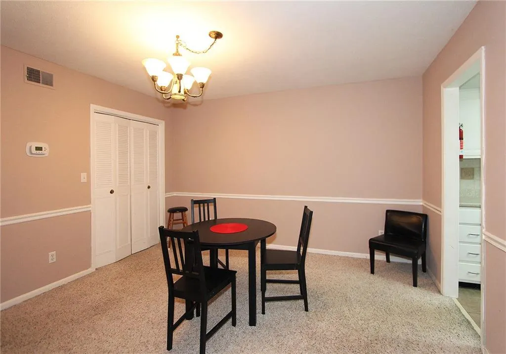 6851 Roswell Road Ne Unit A9, Atlanta, Georgia 30328, 3 Bedrooms Bedrooms, ,2 BathroomsBathrooms,Residential,Sold,6851 Roswell Road Ne Unit A9,5933964