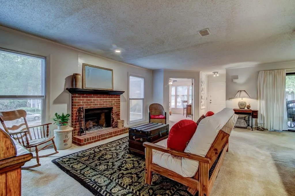 303 Hollyfax Circle Unit 303, Sandy Springs, Georgia 30328, 1 Bedroom Bedrooms, ,1 BathroomBathrooms,Residential,Sold,303 Hollyfax Circle Unit 303,5892254
