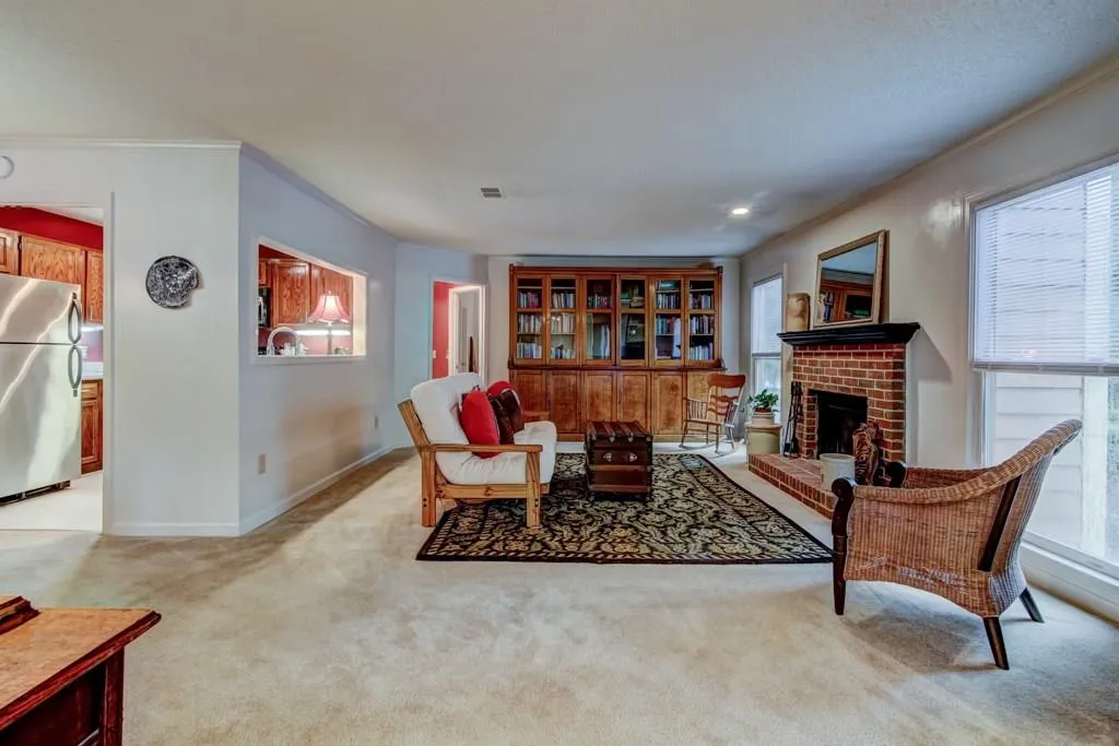 303 Hollyfax Circle Unit 303, Sandy Springs, Georgia 30328, 1 Bedroom Bedrooms, ,1 BathroomBathrooms,Residential,Sold,303 Hollyfax Circle Unit 303,5892254