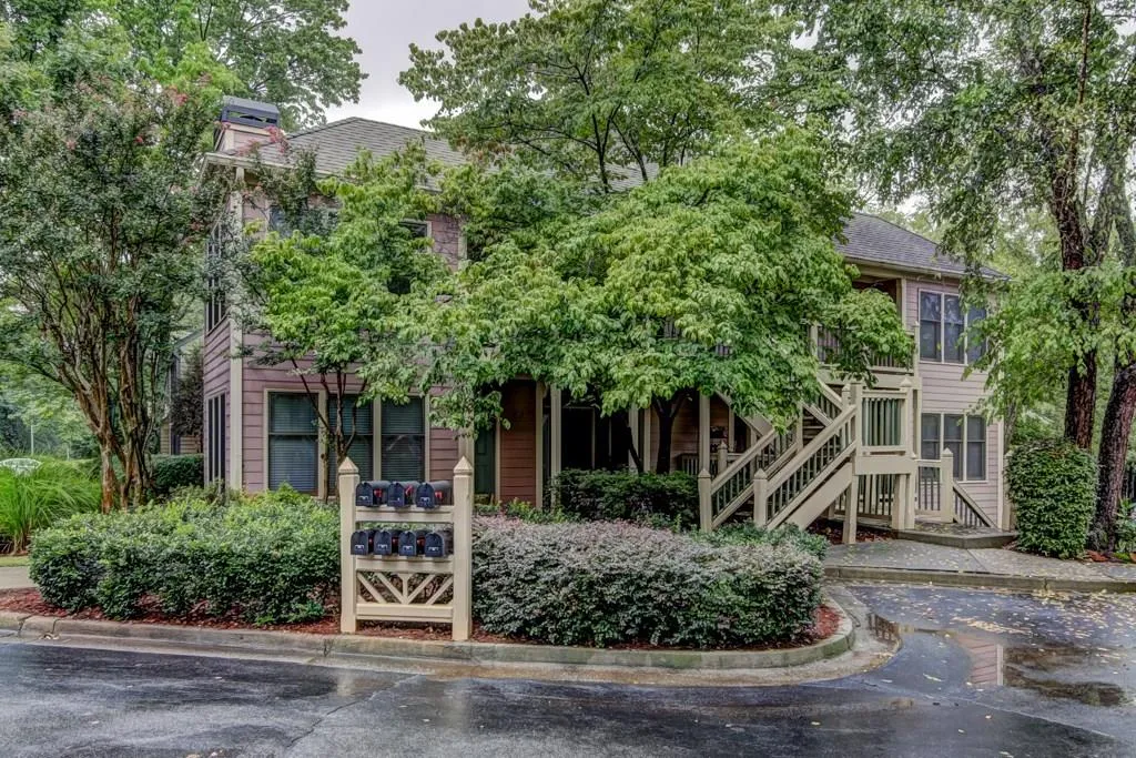 303 Hollyfax Circle Unit 303, Sandy Springs, Georgia 30328, 1 Bedroom Bedrooms, ,1 BathroomBathrooms,Residential,Sold,303 Hollyfax Circle Unit 303,5892254