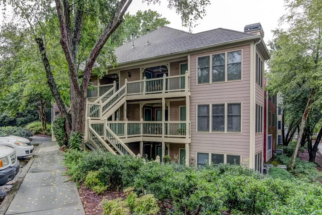 303 Hollyfax Circle Unit 303, Sandy Springs, Georgia 30328, 1 Bedroom Bedrooms, ,1 BathroomBathrooms,Residential,Sold,303 Hollyfax Circle Unit 303,5892254