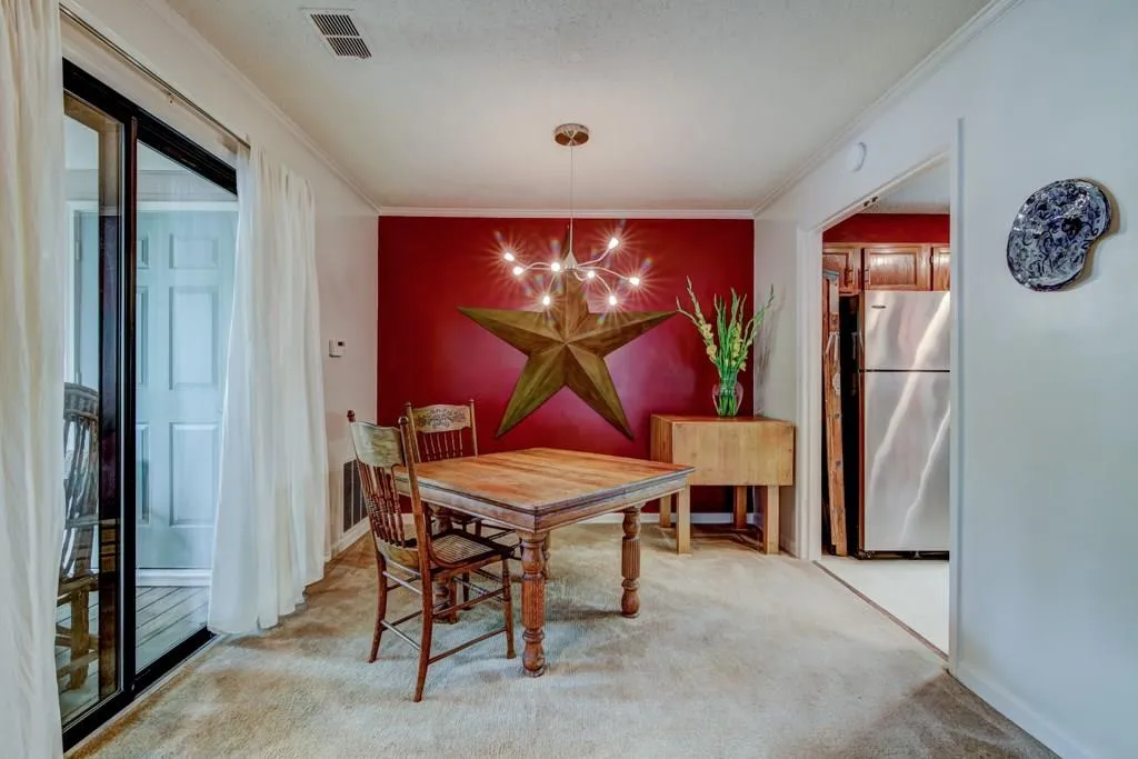 303 Hollyfax Circle Unit 303, Sandy Springs, Georgia 30328, 1 Bedroom Bedrooms, ,1 BathroomBathrooms,Residential,Sold,303 Hollyfax Circle Unit 303,5892254
