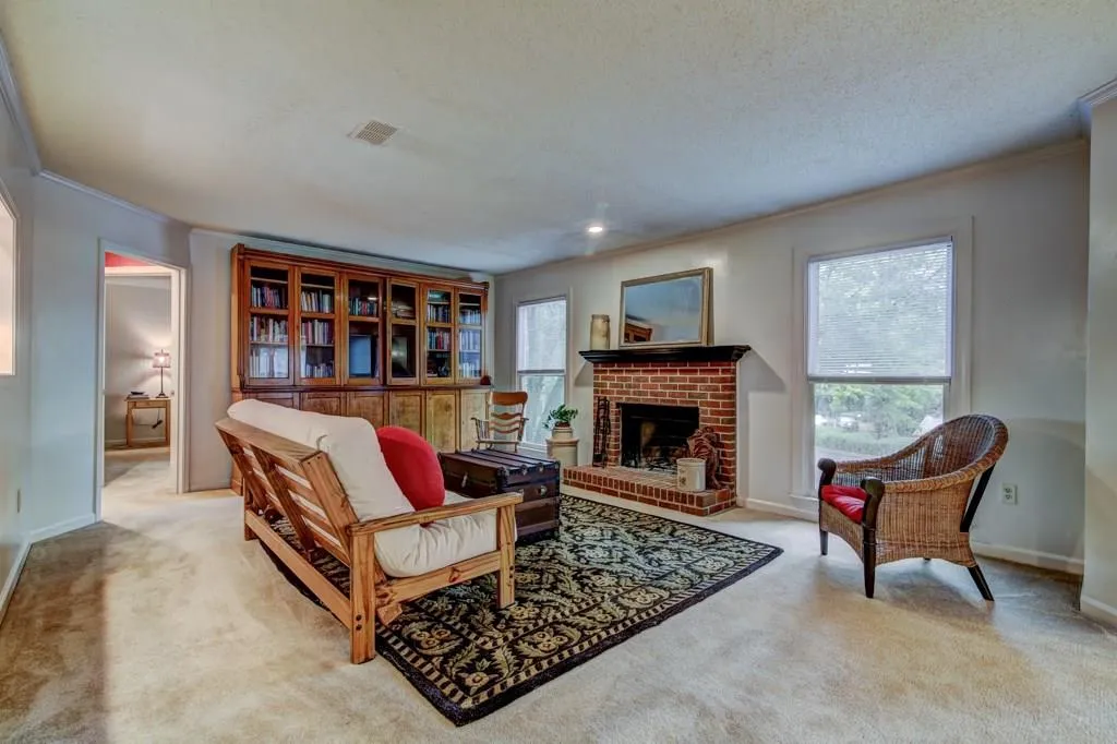 303 Hollyfax Circle Unit 303, Sandy Springs, Georgia 30328, 1 Bedroom Bedrooms, ,1 BathroomBathrooms,Residential,Sold,303 Hollyfax Circle Unit 303,5892254