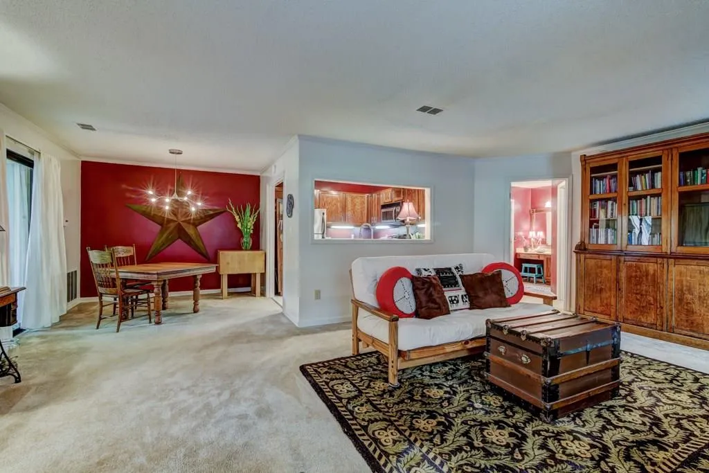 303 Hollyfax Circle Unit 303, Sandy Springs, Georgia 30328, 1 Bedroom Bedrooms, ,1 BathroomBathrooms,Residential,Sold,303 Hollyfax Circle Unit 303,5892254