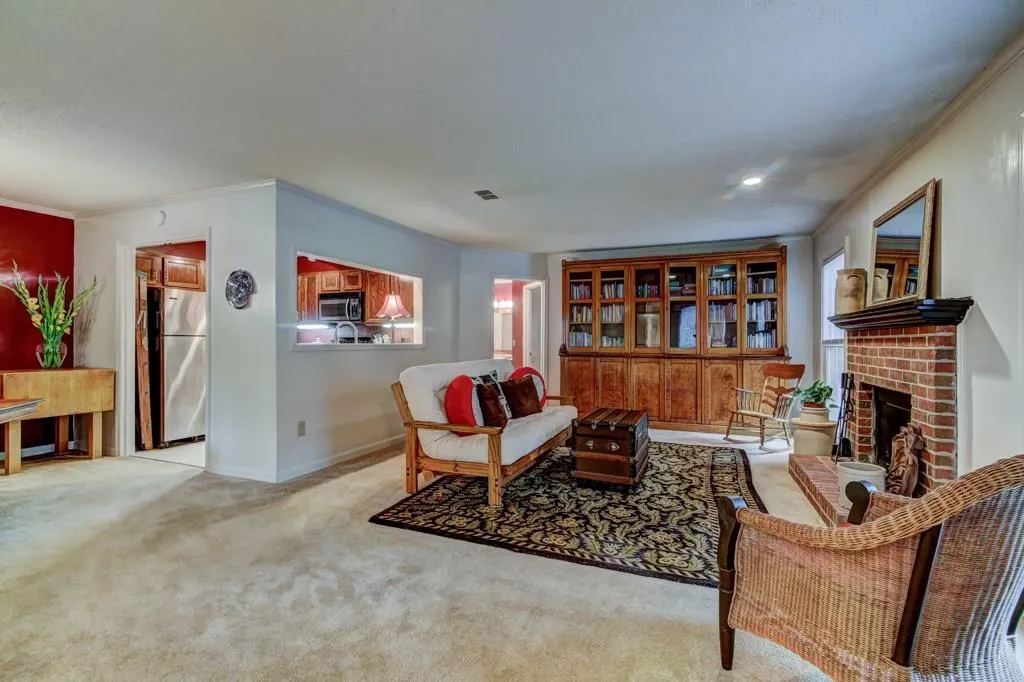 303 Hollyfax Circle Unit 303, Sandy Springs, Georgia 30328, 1 Bedroom Bedrooms, ,1 BathroomBathrooms,Residential,Sold,303 Hollyfax Circle Unit 303,5892254