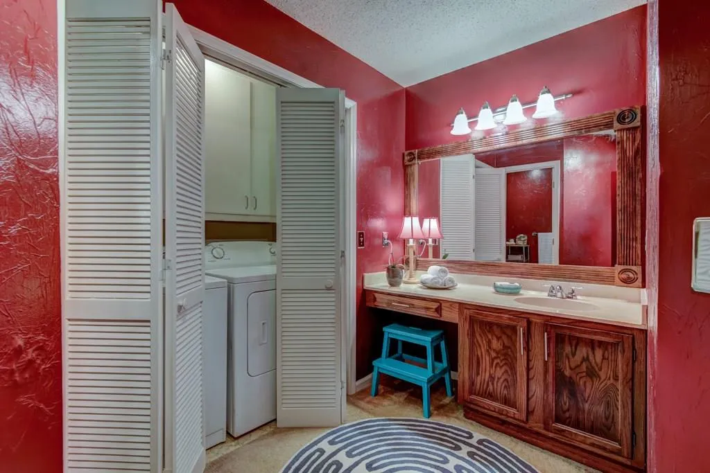 303 Hollyfax Circle Unit 303, Sandy Springs, Georgia 30328, 1 Bedroom Bedrooms, ,1 BathroomBathrooms,Residential,Sold,303 Hollyfax Circle Unit 303,5892254