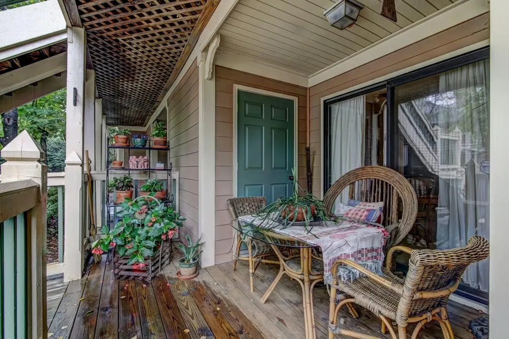303 Hollyfax Circle Unit 303, Sandy Springs, Georgia 30328, 1 Bedroom Bedrooms, ,1 BathroomBathrooms,Residential,Sold,303 Hollyfax Circle Unit 303,5892254