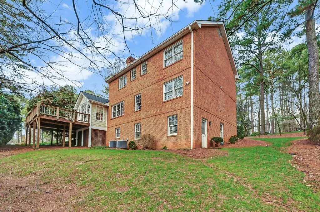 2685 Spalding Drive, Sandy Springs, Georgia 30350, 5 Bedrooms Bedrooms, ,5 BathroomsBathrooms,Residential,Sold,2685 Spalding Drive,6122937