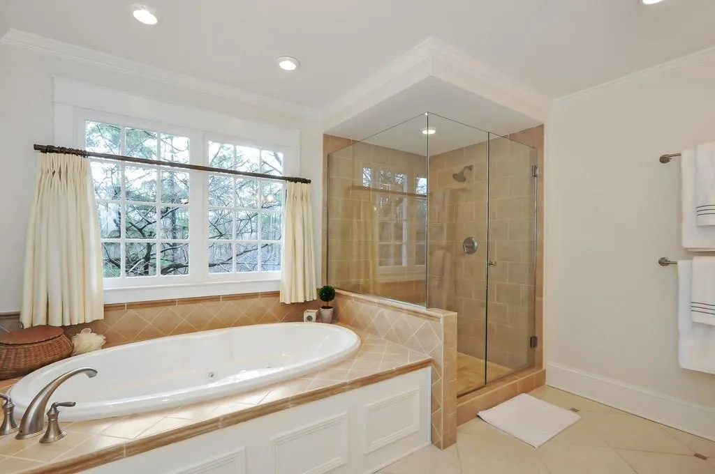 2685 Spalding Drive, Sandy Springs, Georgia 30350, 5 Bedrooms Bedrooms, ,5 BathroomsBathrooms,Residential,Sold,2685 Spalding Drive,6122937