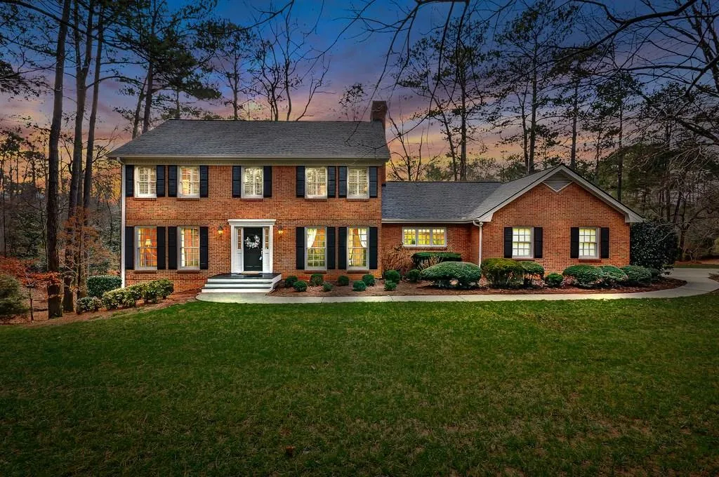 2685 Spalding Drive, Sandy Springs, Georgia 30350, 5 Bedrooms Bedrooms, ,5 BathroomsBathrooms,Residential,Sold,2685 Spalding Drive,6122937
