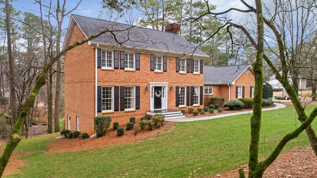 2685 Spalding Drive, Sandy Springs, Georgia 30350, 5 Bedrooms Bedrooms, ,5 BathroomsBathrooms,Residential,Sold,2685 Spalding Drive,6122937