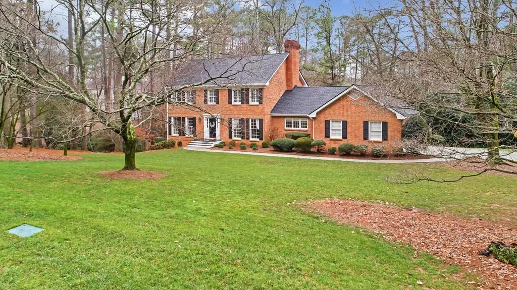 2685 Spalding Drive, Sandy Springs, Georgia 30350, 5 Bedrooms Bedrooms, ,5 BathroomsBathrooms,Residential,Sold,2685 Spalding Drive,6122937