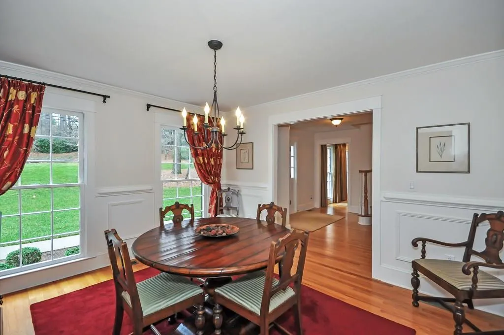 2685 Spalding Drive, Sandy Springs, Georgia 30350, 5 Bedrooms Bedrooms, ,5 BathroomsBathrooms,Residential,Sold,2685 Spalding Drive,6122937