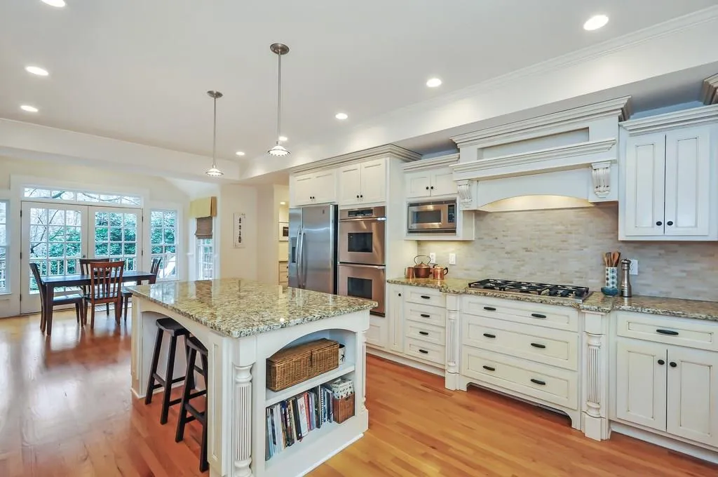 2685 Spalding Drive, Sandy Springs, Georgia 30350, 5 Bedrooms Bedrooms, ,5 BathroomsBathrooms,Residential,Sold,2685 Spalding Drive,6122937