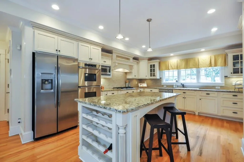 2685 Spalding Drive, Sandy Springs, Georgia 30350, 5 Bedrooms Bedrooms, ,5 BathroomsBathrooms,Residential,Sold,2685 Spalding Drive,6122937