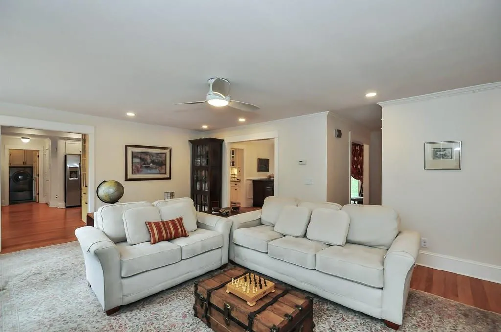 2685 Spalding Drive, Sandy Springs, Georgia 30350, 5 Bedrooms Bedrooms, ,5 BathroomsBathrooms,Residential,Sold,2685 Spalding Drive,6122937