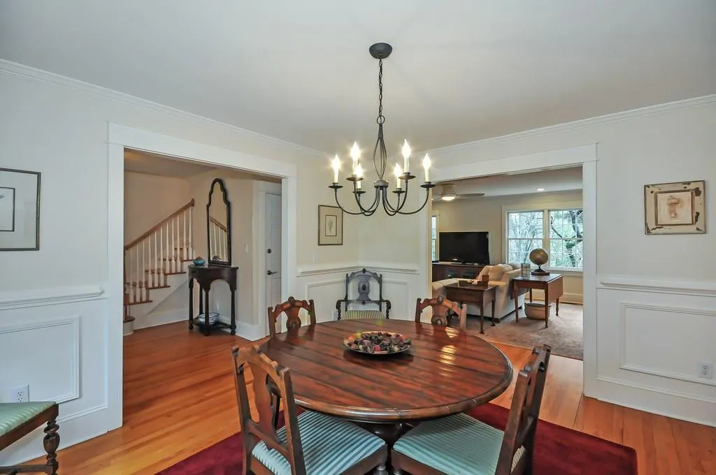 2685 Spalding Drive, Sandy Springs, Georgia 30350, 5 Bedrooms Bedrooms, ,5 BathroomsBathrooms,Residential,Sold,2685 Spalding Drive,6122937