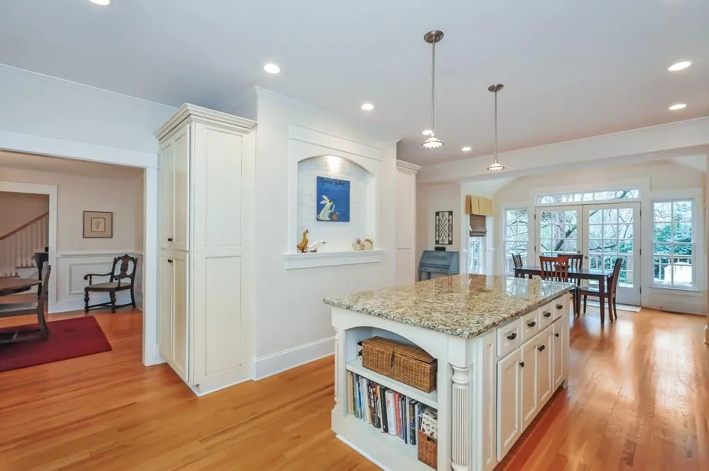 2685 Spalding Drive, Sandy Springs, Georgia 30350, 5 Bedrooms Bedrooms, ,5 BathroomsBathrooms,Residential,Sold,2685 Spalding Drive,6122937