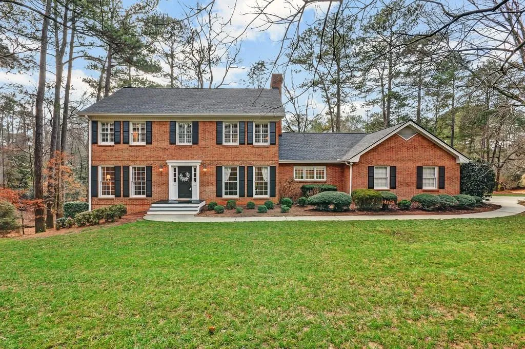 2685 Spalding Drive, Sandy Springs, Georgia 30350, 5 Bedrooms Bedrooms, ,5 BathroomsBathrooms,Residential,Sold,2685 Spalding Drive,6122937
