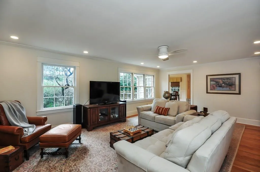 2685 Spalding Drive, Sandy Springs, Georgia 30350, 5 Bedrooms Bedrooms, ,5 BathroomsBathrooms,Residential,Sold,2685 Spalding Drive,6122937