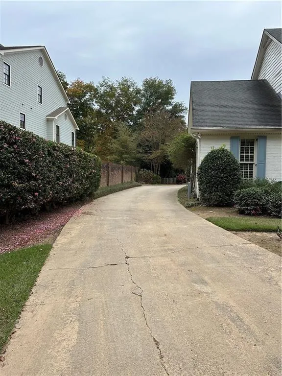 3200 Farmington, Vinings, Georgia 30339, 5 Bedrooms Bedrooms, ,3 BathroomsBathrooms,Residential,For Sale,3200 Farmington,7545122