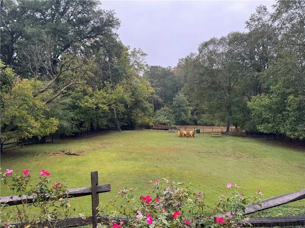 3200 Farmington, Vinings, Georgia 30339, 5 Bedrooms Bedrooms, ,3 BathroomsBathrooms,Residential,For Sale,3200 Farmington,7545122