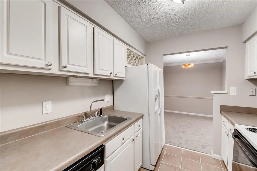 5149 Roswell Road Unit 7, Sandy Springs, Georgia 30342, 2 Bedrooms Bedrooms, ,1 BathroomBathrooms,Residential,Sold,5149 Roswell Road Unit 7,6126506