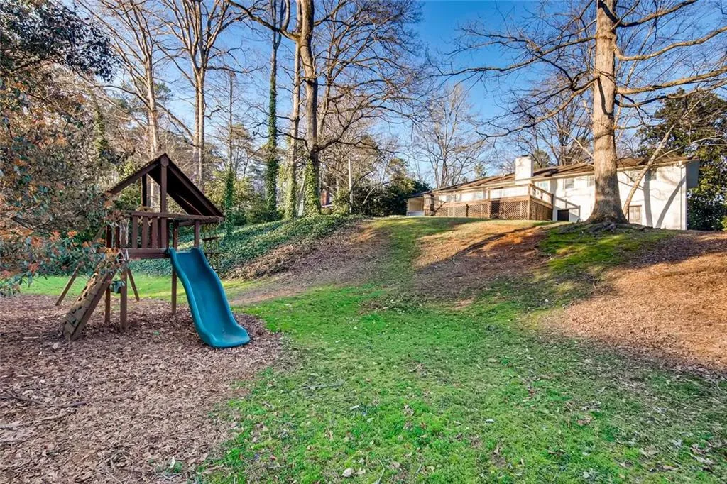 445 Montevallo Drive, Atlanta, Georgia 30342, 4 Bedrooms Bedrooms, ,4 BathroomsBathrooms,Residential,Sold,445 Montevallo Drive,6690330