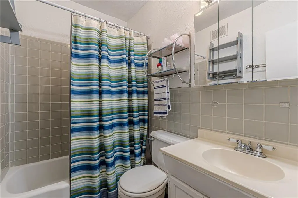 1705 Monroe Drive Ne Unit D05, Atlanta, Georgia 30324, 2 Bedrooms Bedrooms, ,1 BathroomBathrooms,Residential,For Sale,1705 Monroe Drive Ne Unit D05,7592114