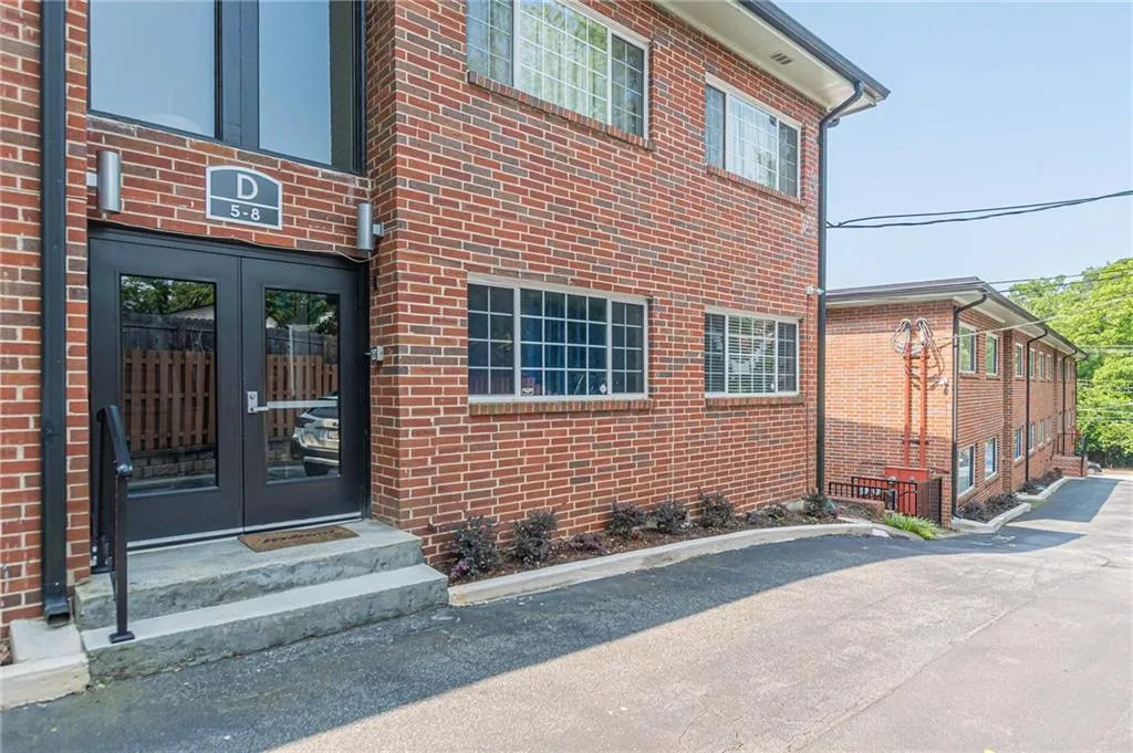 1705 Monroe Drive Ne Unit D05, Atlanta, Georgia 30324, 2 Bedrooms Bedrooms, ,1 BathroomBathrooms,Residential,For Sale,1705 Monroe Drive Ne Unit D05,7592114