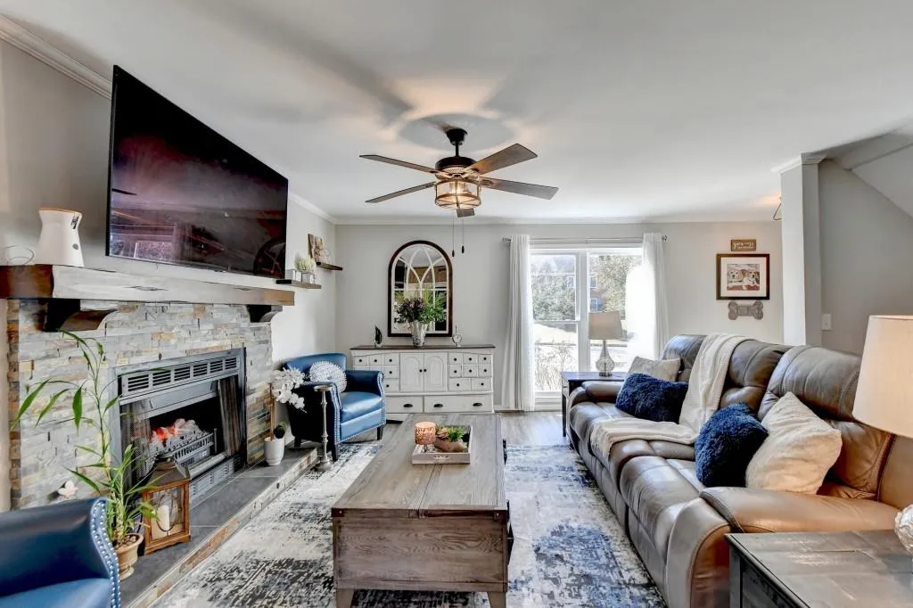 Different angle of the living room