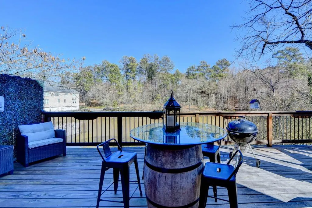 8933 Carroll Manor Drive, Sandy Springs, Georgia 30350, 2 Bedrooms Bedrooms, ,2 BathroomsBathrooms,Residential,Sold,8933 Carroll Manor Drive,7371294