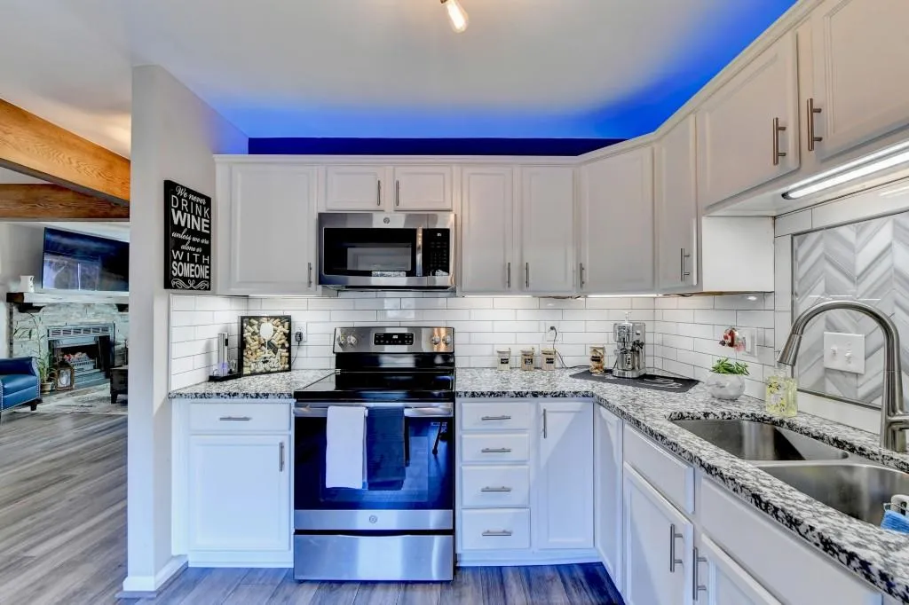 8933 Carroll Manor Drive, Sandy Springs, Georgia 30350, 2 Bedrooms Bedrooms, ,2 BathroomsBathrooms,Residential,Sold,8933 Carroll Manor Drive,7371294